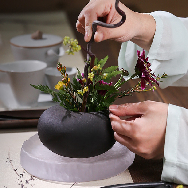 日本のチャイニーズスタイルのiKibana花瓶,セラミックフ - Ikebana Vase Kenzan のレビューと価格