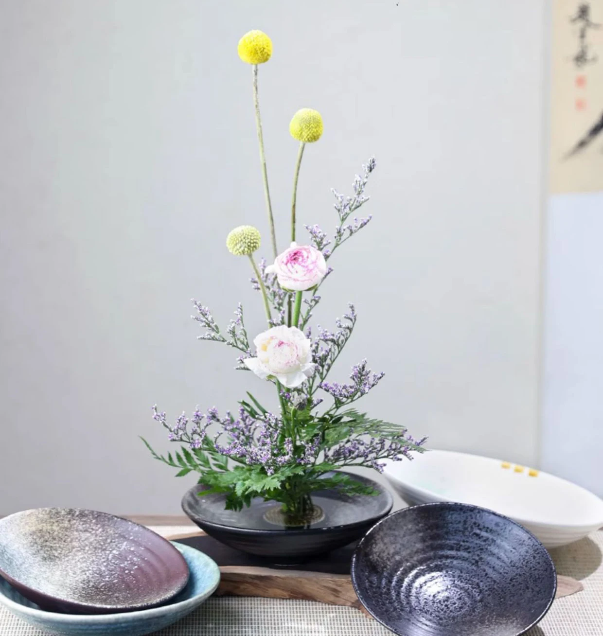日本の妖精のカエルのセラミック花瓶、ikibana花の配置ボ - Ikebana Vase Kenzan のレビューと価格